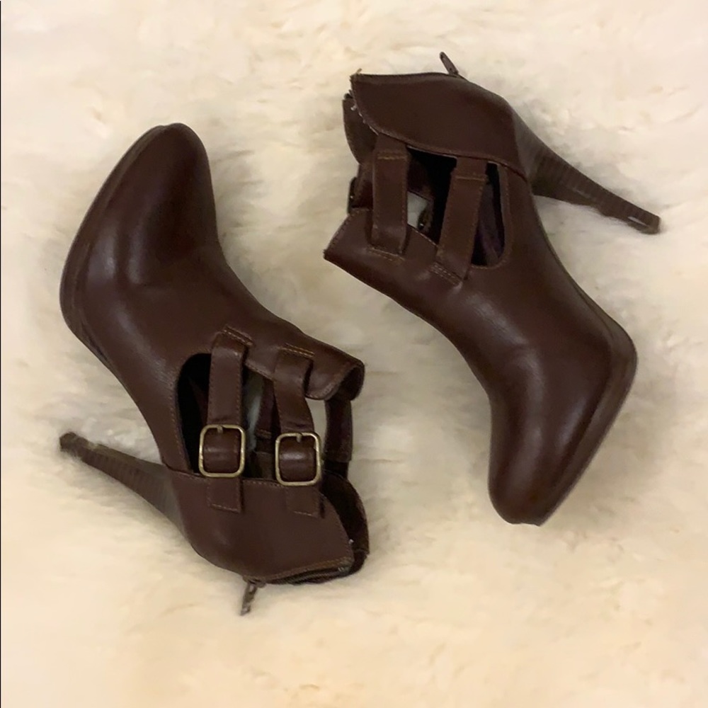 STYLE & CO BROWN CUTOUT BOOTIES